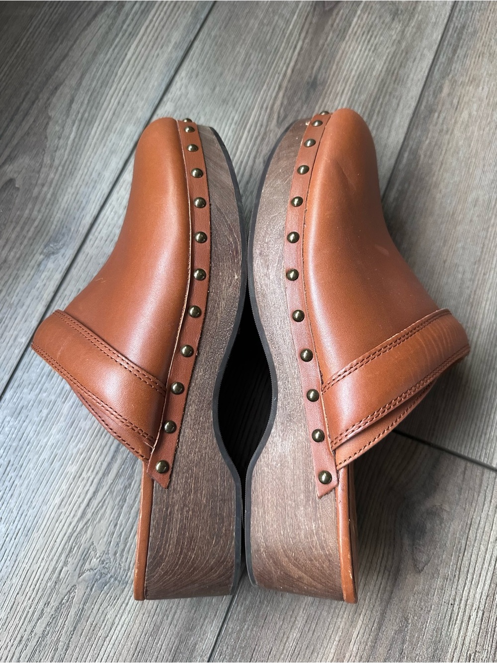 Madewell Cognac Brown Genuine Leather Studded Clogs – Size 8.5